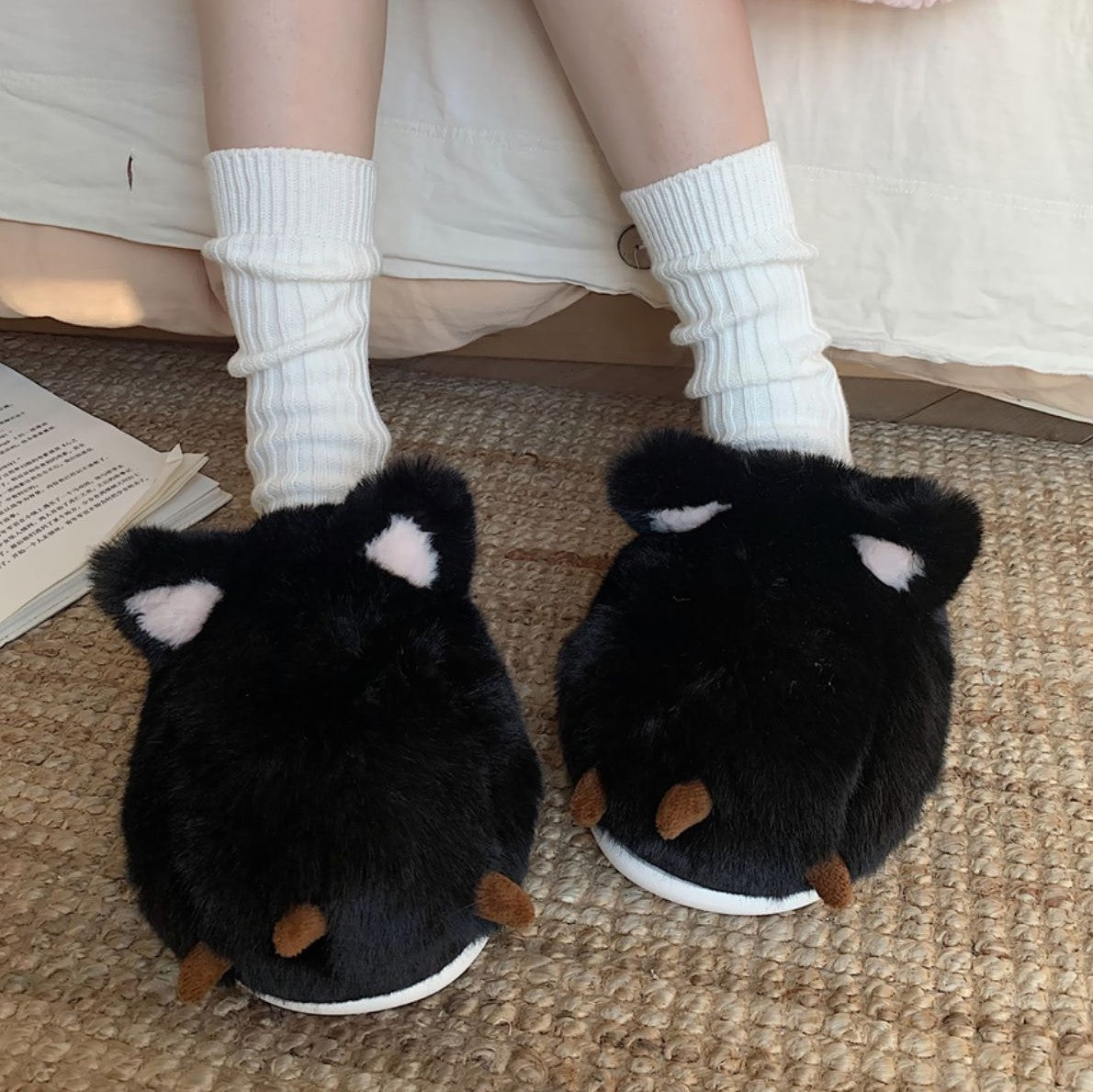 Cat Claw Slippers - Black